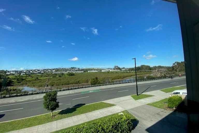 Photo of property in 138 Arran Point Parade, Orewa, 0931