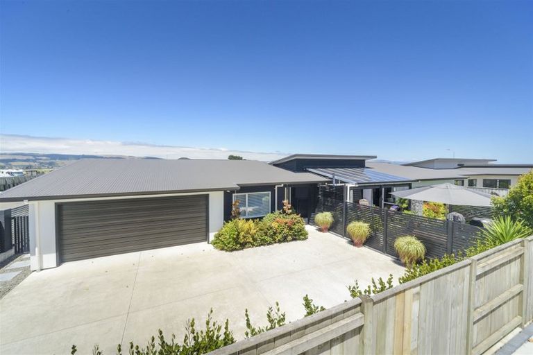 Photo of property in 39 James Line, Kelvin Grove, Palmerston North, 4414