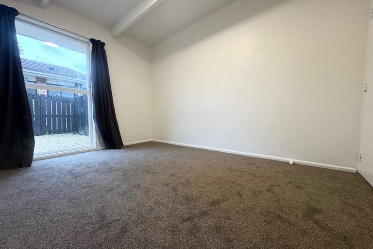 Photo of property in 4/17 Glengarry Road, Glen Eden, Auckland, 0602