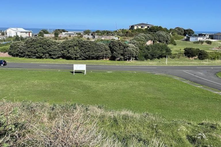 Photo of property in 16 Longbeach Drive, Castlecliff, Wanganui, 4501