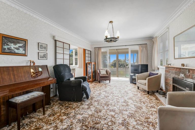 Photo of property in 46 Colwill Road, Massey, Auckland, 0614