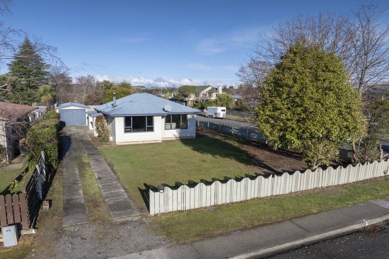 Photo of property in 12 Sutherland Street, Te Anau, 9600