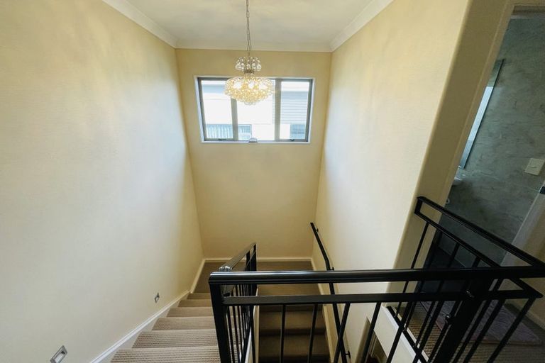 Photo of property in 10 Wye Oak Drive, Schnapper Rock, Auckland, 0632