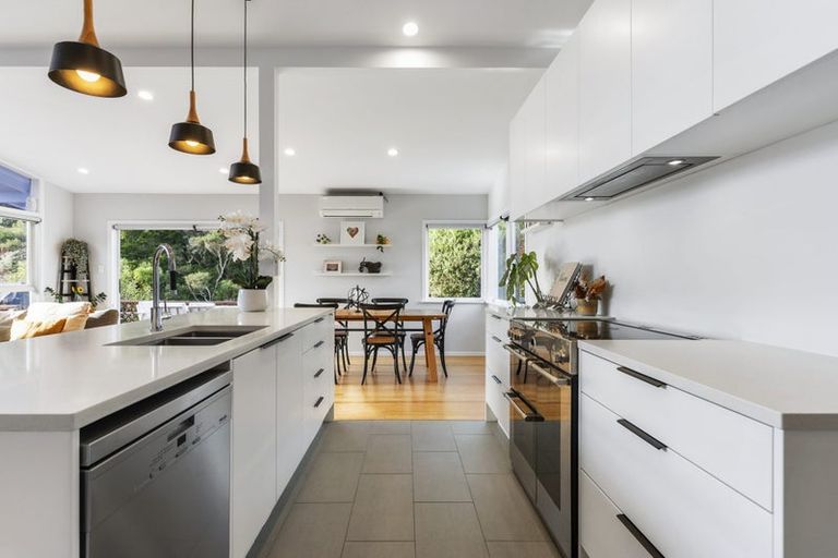 Photo of property in 62 Eskdale Road, Birkdale, Auckland, 0626