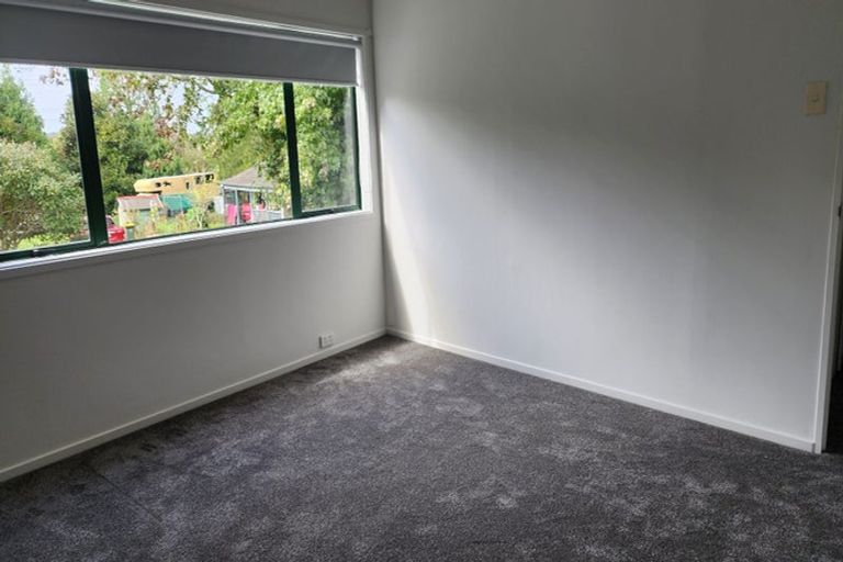Photo of property in 68 Boord Crescent, Kumeu, 0891