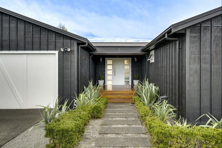 Photo of property in 51 Napier Road, Havelock North, 4130
