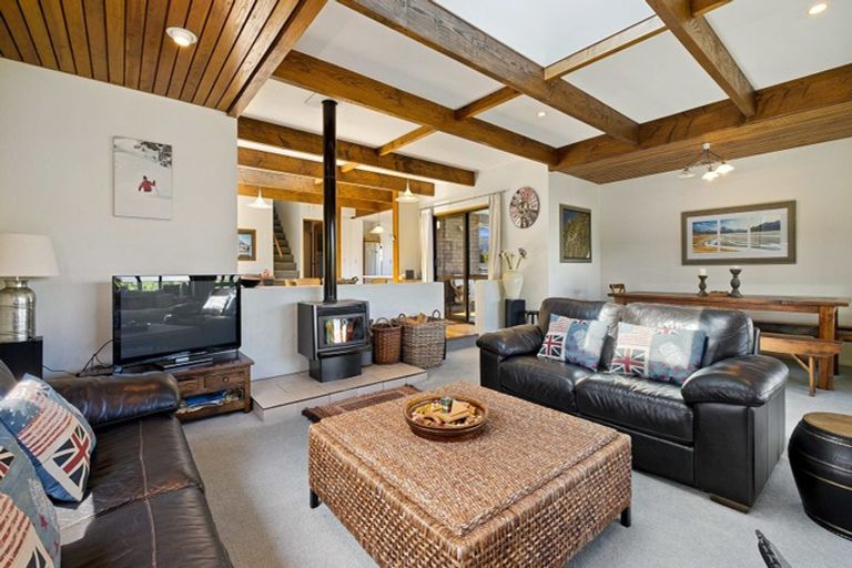 Photo of property in 12 Mulberry Lane, Wanaka, 9305