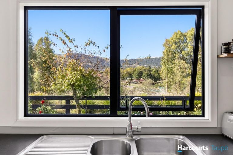 Photo of property in 92 Lisland Drive, Kinloch, Taupo, 3377