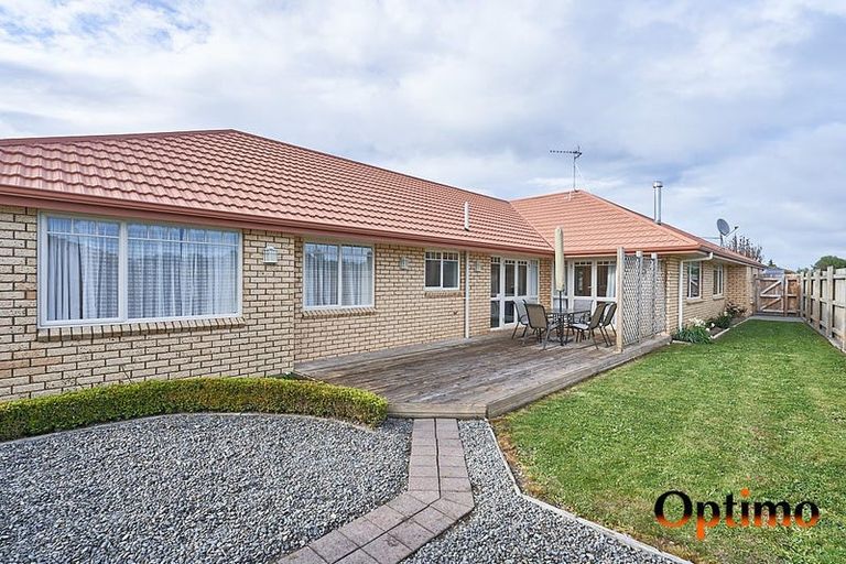 Photo of property in 21 Rothesay Place, Highbury, Palmerston North, 4412