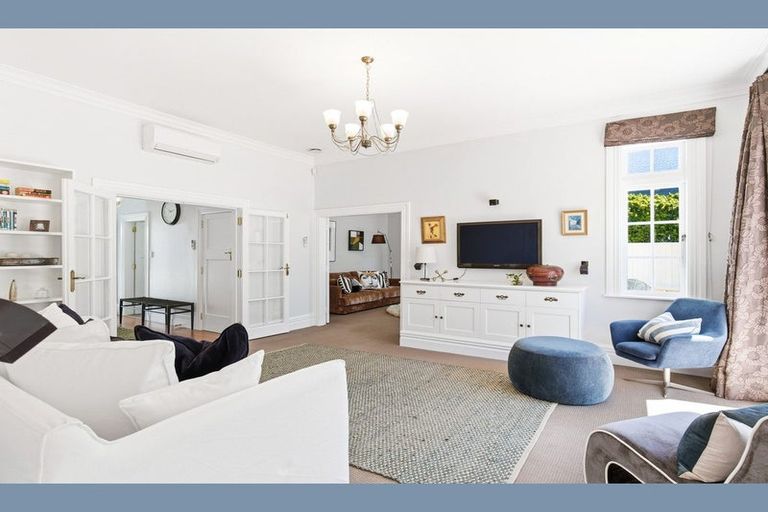 Photo of property in 15 Lucknow Terrace, Khandallah, Wellington, 6035