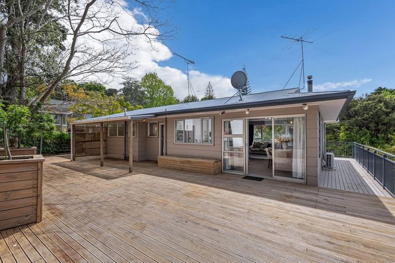 Photo of property in 76 Ayton Drive, Totara Vale, Auckland, 0629