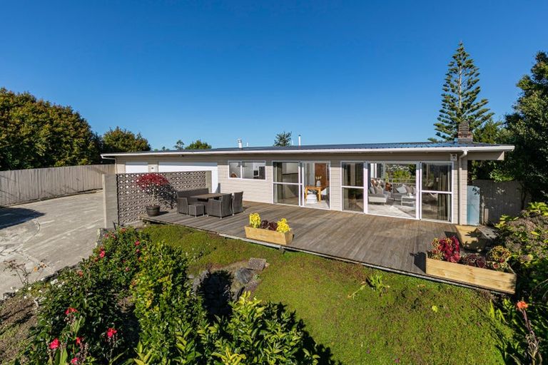 Photo of property in 71 Pleasant Road, Glen Eden, Auckland, 0602