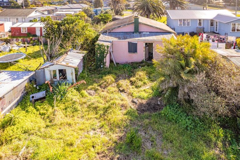 Photo of property in 10 Morgan Street, Castlecliff, Whanganui, 4501