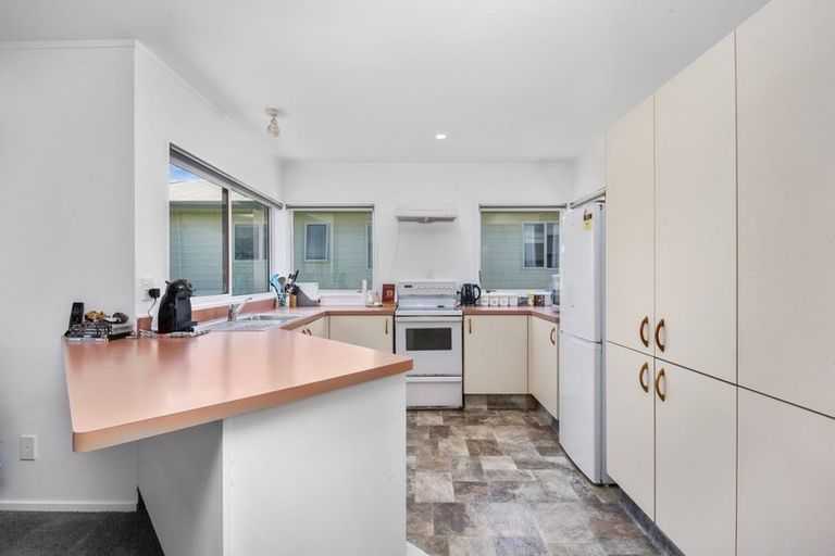 Photo of property in 13 Kurupae Road, Hilltop, Taupo, 3330