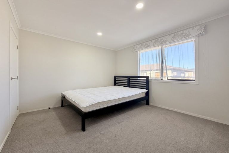 Photo of property in 7 Sheralee Place, Bucklands Beach, Auckland, 2014