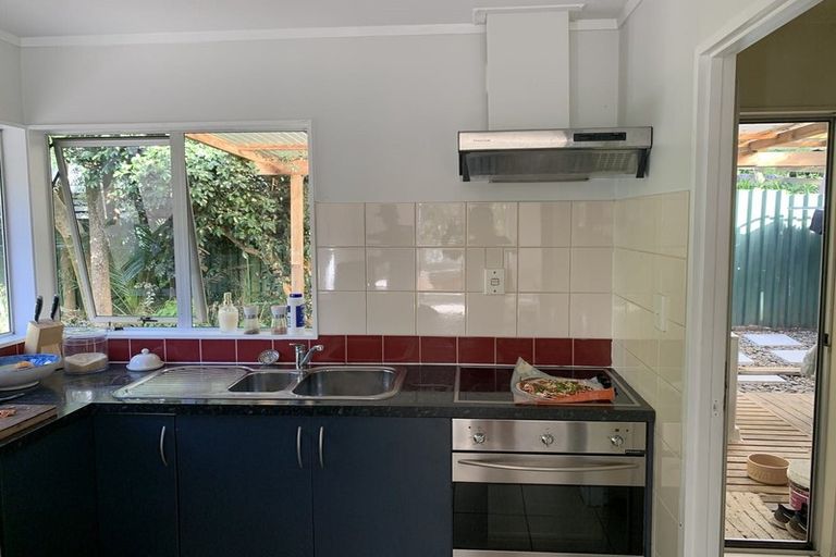 Photo of property in 23 Imperial Place, Henderson, Auckland, 0612