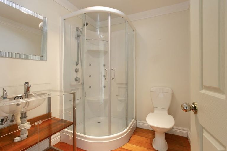 Photo of property in 8 Forlong Rise, Helensville, 0800