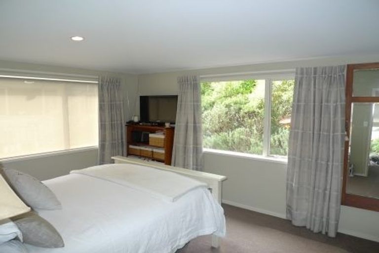 Photo of property in 80c Stewart Drive, Newlands, Wellington, 6037