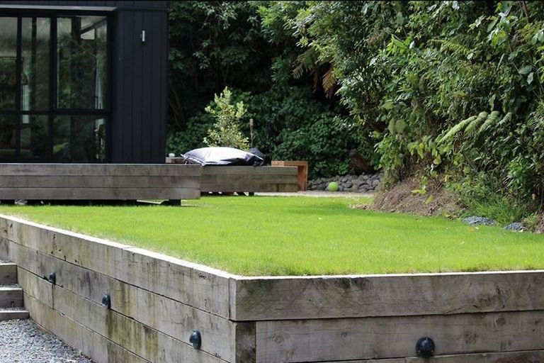 Photo of property in 2 Corrondella Grove, Belmont, Lower Hutt, 5010