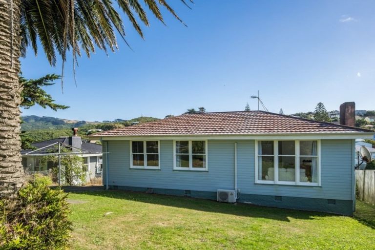 Photo of property in 7 Taupiri Crescent, Titahi Bay, Porirua, 5022