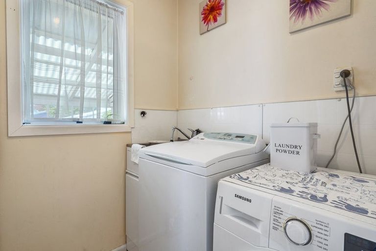 Photo of property in 33 Dunstan Crescent, Hornby, Christchurch, 8042