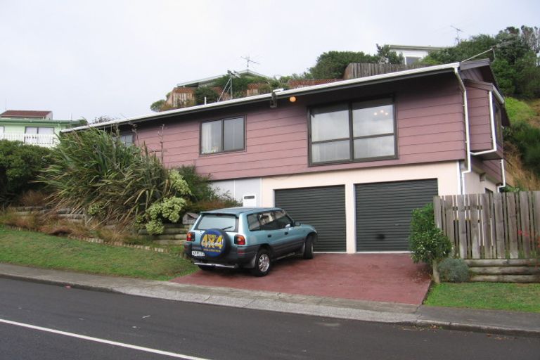 Photo of property in 31b Fitzpatrick Street, Newlands, Wellington, 6037