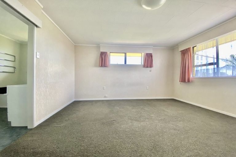 Photo of property in 179 Hobsonville Road, Hobsonville, Auckland, 0618
