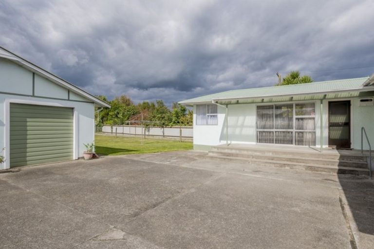 Photo of property in 182 Cambridge Street, Levin, 5510