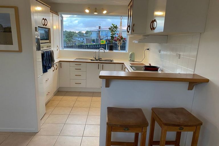 Photo of property in 12 Poto Street, Te Atatu South, Auckland, 0610