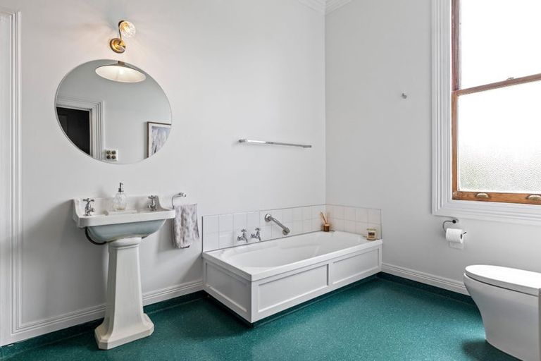 Photo of property in 76 Turuturu Road, Hawera, 4674