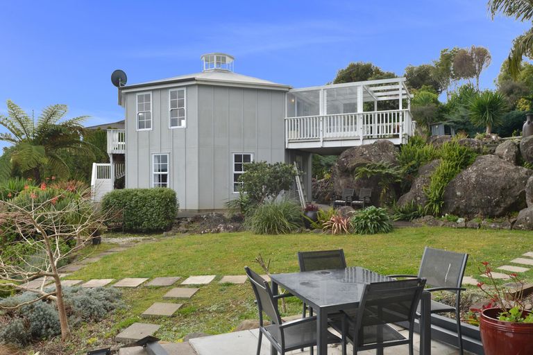Photo of property in 2 Kaiwaka Road, Onerahi, Whangarei, 0110