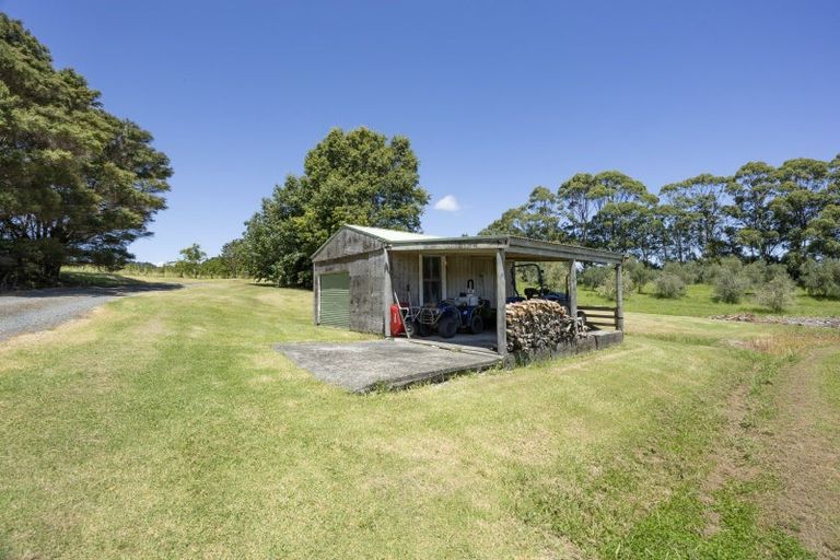 Photo of property in 193 Shegadeen Road, Wharehine, Wellsford, 0973