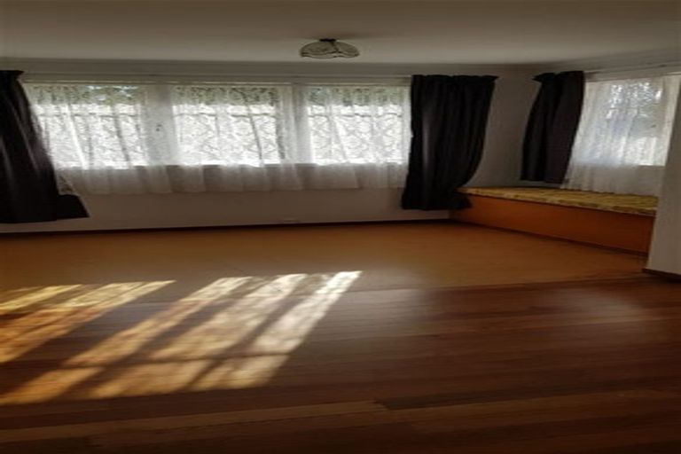 Photo of property in 4 Pomelo Road, Te Atatu South, Auckland, 0610