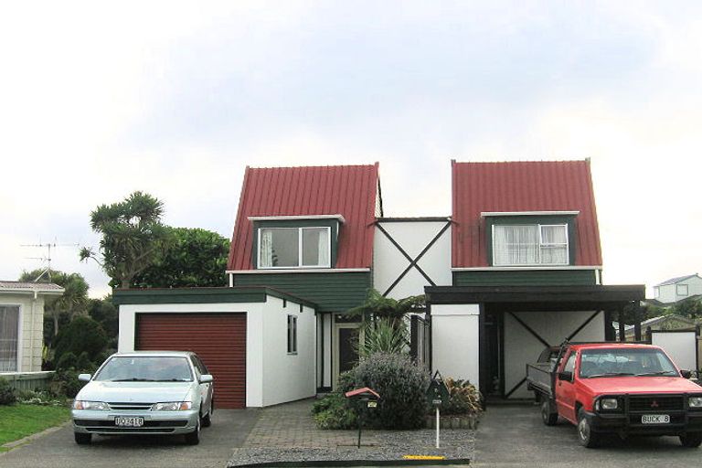Photo of property in 5a Bermuda Grove, Paraparaumu Beach, Paraparaumu, 5032