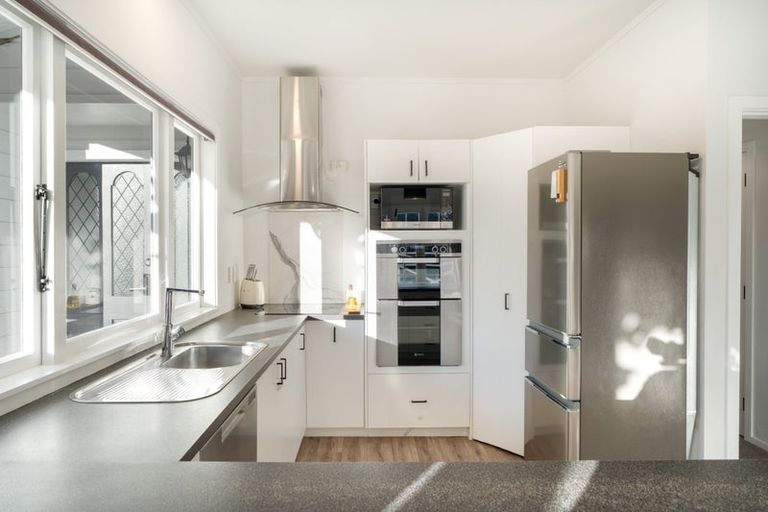 Photo of property in 8 Sheridan Terrace, Johnsonville, Wellington, 6037