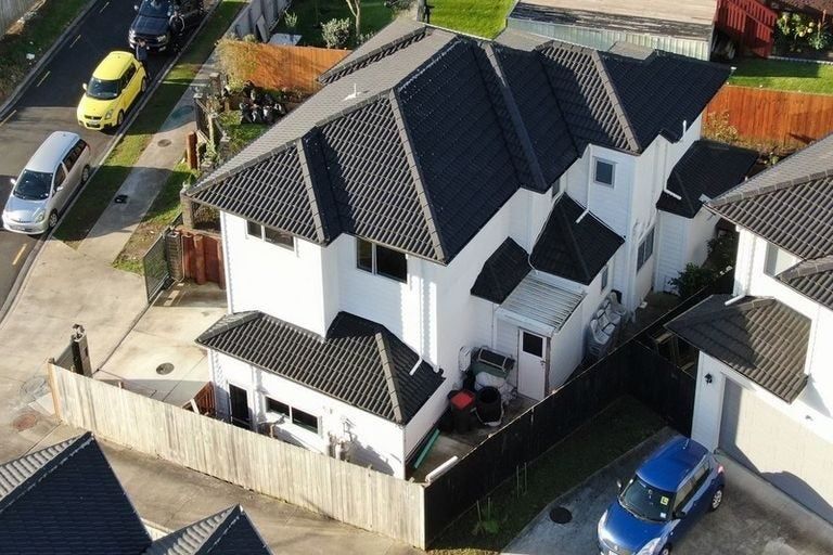 Photo of property in 2 Tirau Place, Mangere, Auckland, 2022