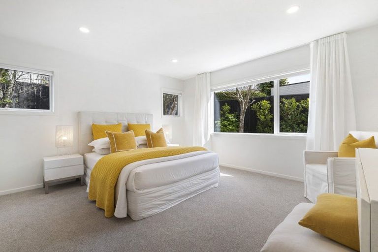 Photo of property in 1 William Bond Street, Stanley Point, Auckland, 0624