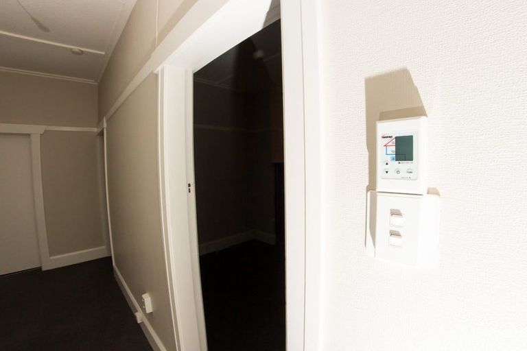 Photo of property in 90 Freyberg Street, Lyall Bay, Wellington, 6022