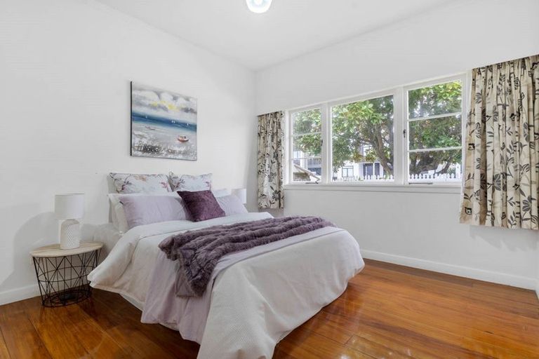 Photo of property in 61 Lyons Avenue, Murrays Bay, Auckland, 0630