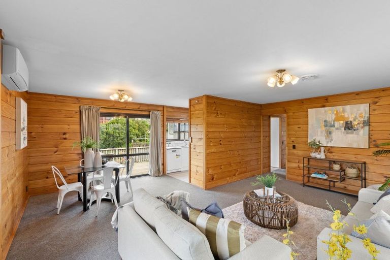 Photo of property in 64 Bassett Road, Johnsonville, Wellington, 6037