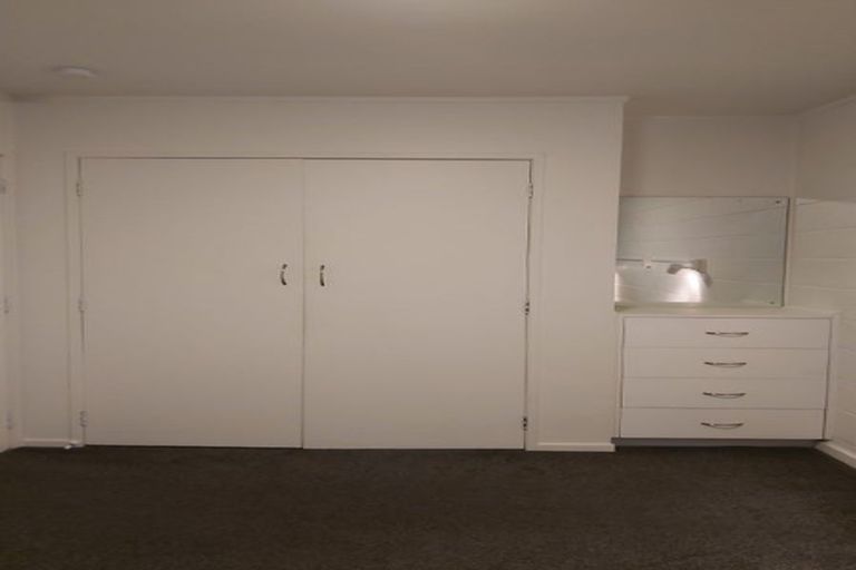 Photo of property in 2/2 Bentley Avenue, Glenfield, Auckland, 0629