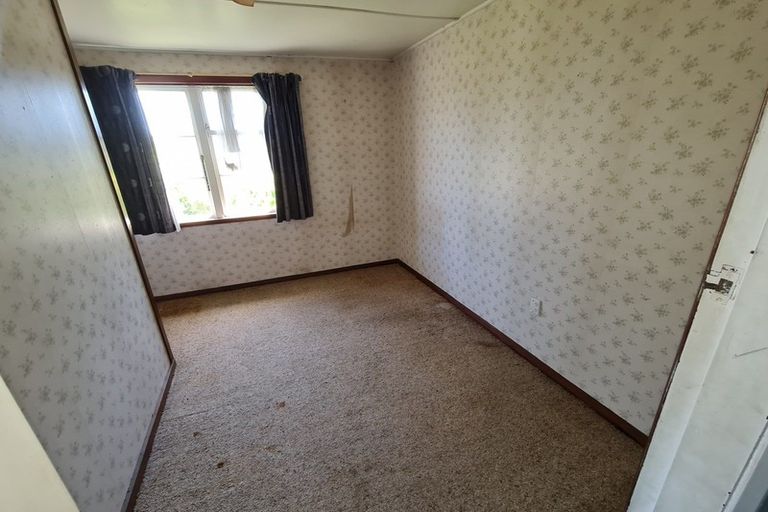 Photo of property in 32 Luff Place, Westport, 7825