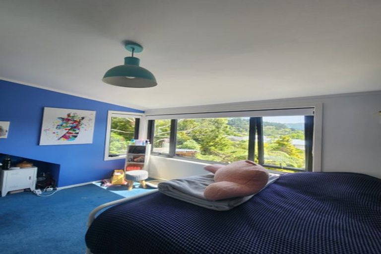 Photo of property in 6a Elmslie Road, Pinehaven, Upper Hutt, 5019