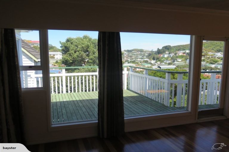 Photo of property in 28 Melbourne Road, Island Bay, Wellington, 6023