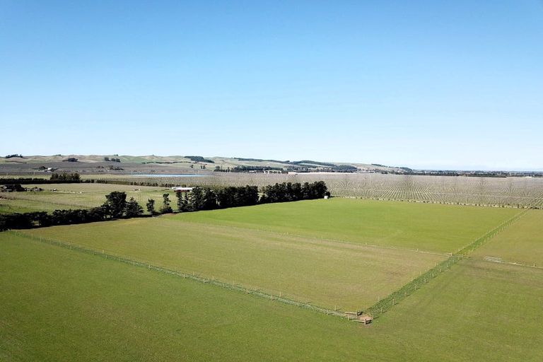 Photo of property in 26f Enderby Drive, Te Atatu Peninsula, Auckland, 0610