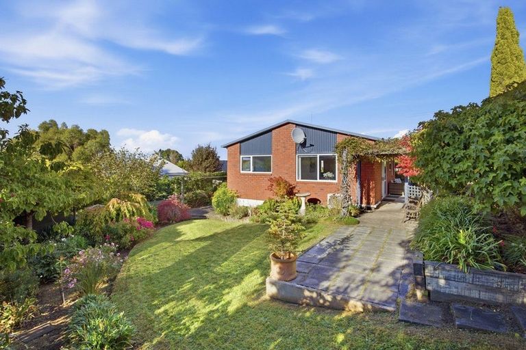 Photo of property in 72 Puketai Street, Andersons Bay, Dunedin, 9013