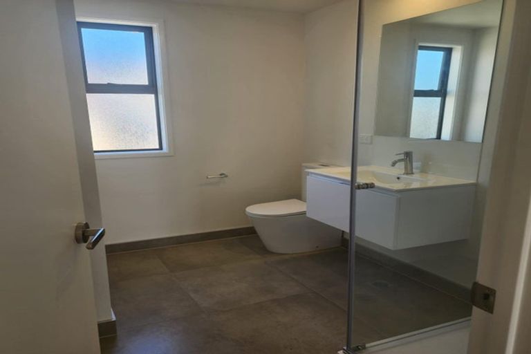 Photo of property in 16 Dorothy Thorpe Way, New Lynn, 0600