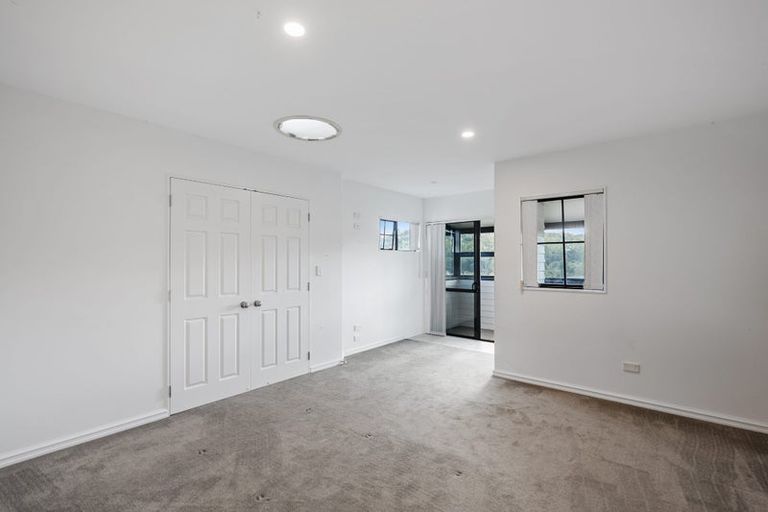 Photo of property in 384 Pine Valley Road, Dairy Flat, Silverdale, 0992