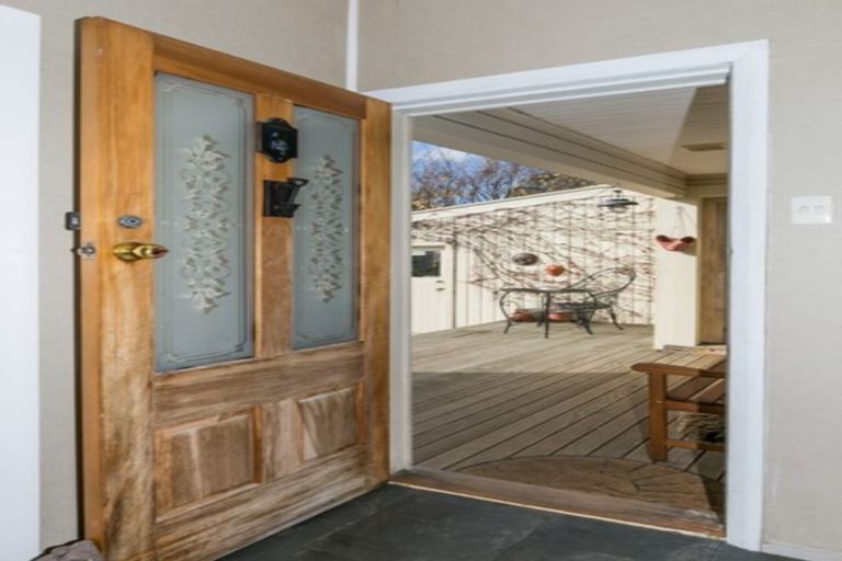 Photo of property in 37 Chester Street, Taradale, Napier, 4112