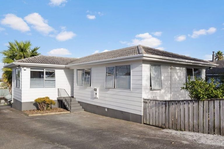 Photo of property in 23 Cherry Tree Place, Massey, Auckland, 0614